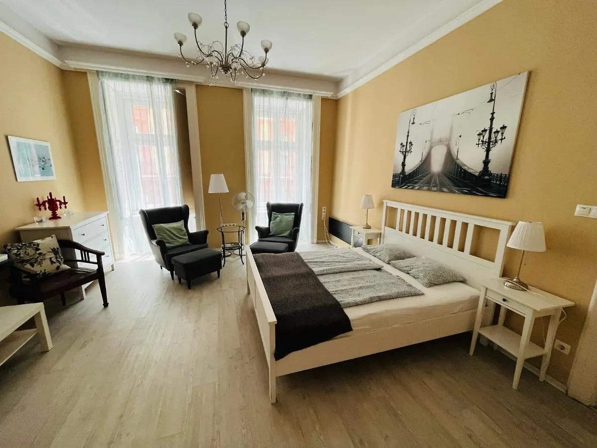 Daire Academy Home - Elegant Place Next To The Parliament Budapeşte